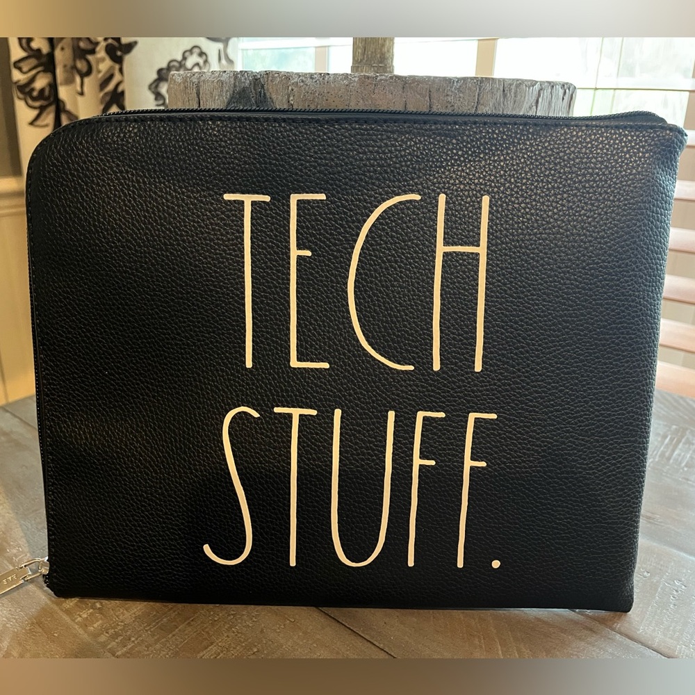 Rae Dunn ‘Tech Stuff.’ iPad/Laptop Bag